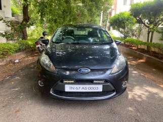 Ford Fiesta Titanium petrol