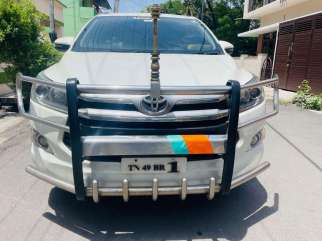 Toyota Innova Crysta 2.4 VX 8 STR