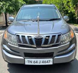 Mahindra XUV500 W8