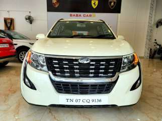 Mahindra XUV500 W11