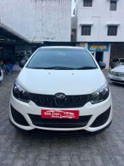 Mahindra Marazzo M2