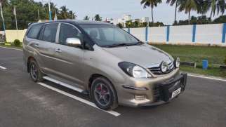 Toyota Innova 2.5 G4 7 STR