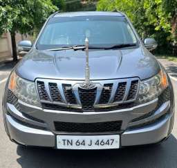 Mahindra XUV500 W8