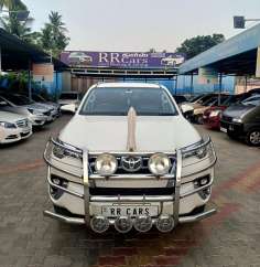 Toyota Fortuner 4X2 MT