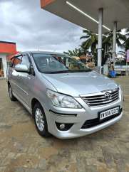 Toyota Innova 2.5 V 7 STR