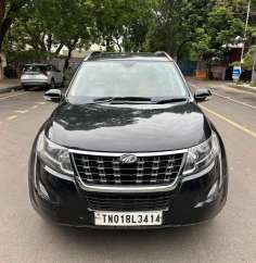 Mahindra XUV500 W9