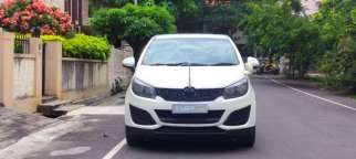 Mahindra Marazzo M2