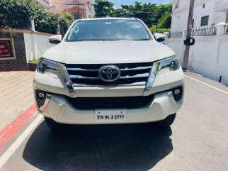 Toyota Fortuner 4X2 MT
