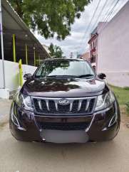 Mahindra XUV500 W6