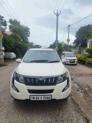 Mahindra XUV500 W10