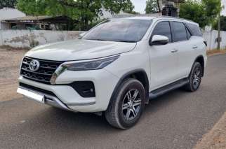 Toyota Fortuner 4X2 AT 2.8 Diesel