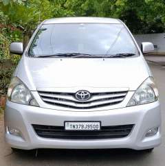 Toyota Innova 2.5 GX 7 STR BS IV