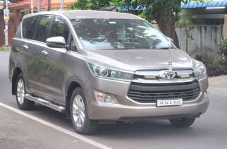 Toyota Innova Crysta 2.4 V