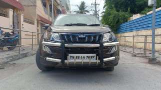 Mahindra XUV500 W10 AWD