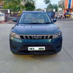 Mahindra XUV300 W6