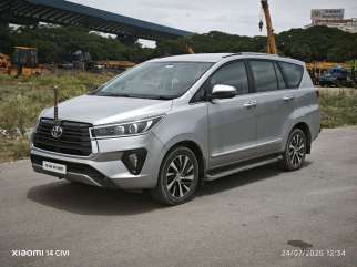 Toyota Innova Crysta ZX 2.4 7 STR