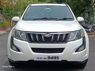 Mahindra XUV500 W10