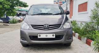 Toyota Innova 2.5 V