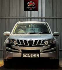 Mahindra XUV500 W8 Dual Tone