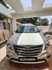 Toyota Innova 2.5 V 8 STR
