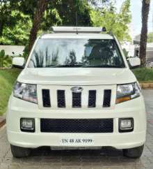 Mahindra TUV 300 T10