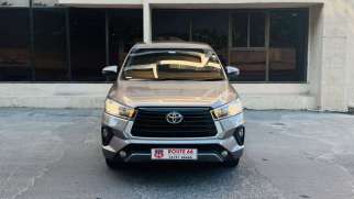 Toyota Innova Crysta 2.4 G MT