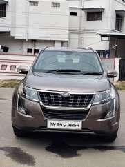 Mahindra XUV500 W11
