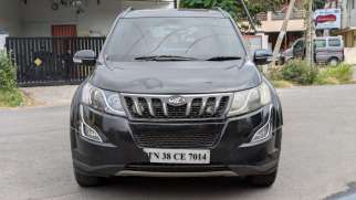 Mahindra XUV500 W10