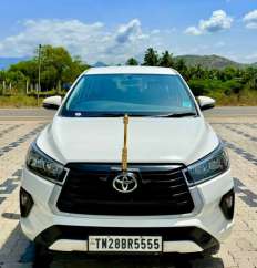 Toyota Innova Crysta 2.4 G MT