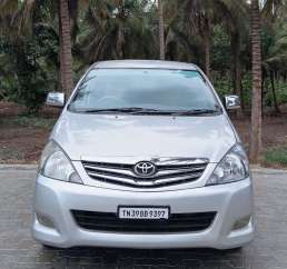 Toyota Innova 2.5 V 8 STR