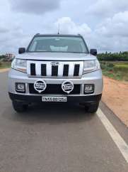 Mahindra TUV 300 T10