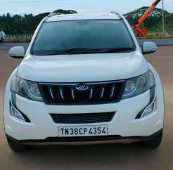 Mahindra XUV500 W10