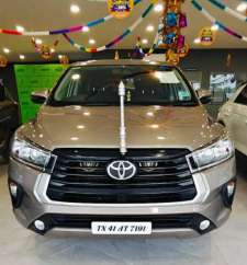 Toyota Innova Crysta 2.4 G MT