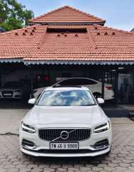 Volvo S90 D4