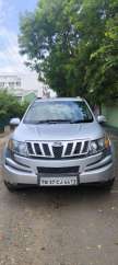 Mahindra XUV500 W8 Dual Tone