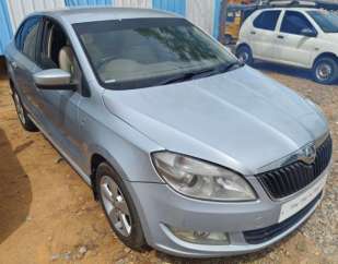 Skoda Rapid 1.6 MPI AT Elegance Black Package