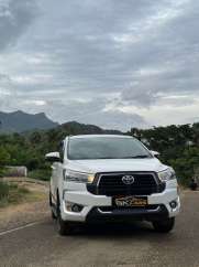 Toyota Innova Crysta 2.4 G MT