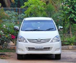 Toyota Innova 2.5 E