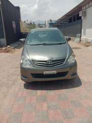 Toyota Innova 2.5 GX 7 STR BS IV