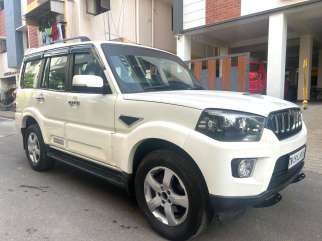 Mahindra Scorpio S11