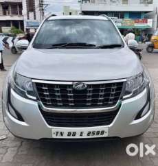 Mahindra XUV500 W7