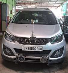 Mahindra Marazzo M8 8Str