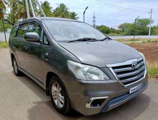 Toyota Innova 2.5 G 7 STR BS IV