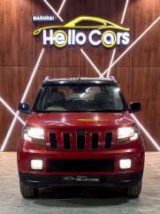 Mahindra TUV 300 T10