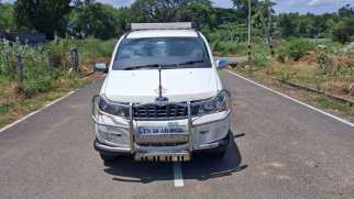 Mahindra Xylo E4