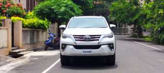Toyota Fortuner 2.8 4X4 MT