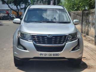 Mahindra XUV500 W7 AT
