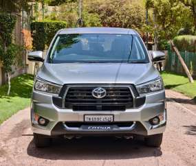 Toyota Innova Crysta 2.4 GX 8 STR