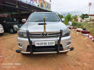 Toyota Fortuner 4x4 MT