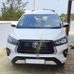 Toyota Innova Crysta 2.4 GX 7 STR